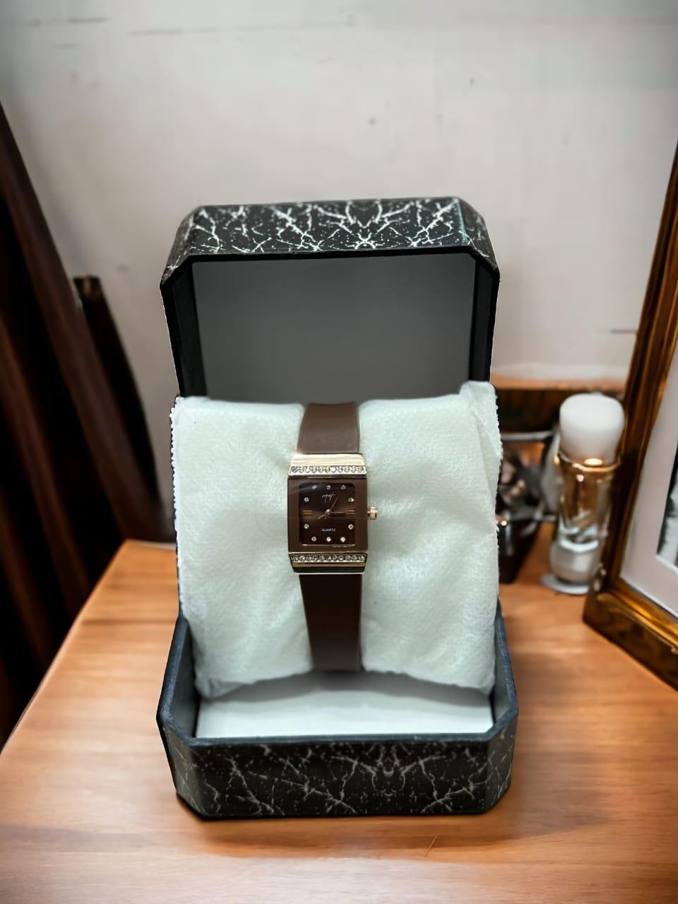 Stylish Women’s Quartz Watch for Daily Wear Kyveri